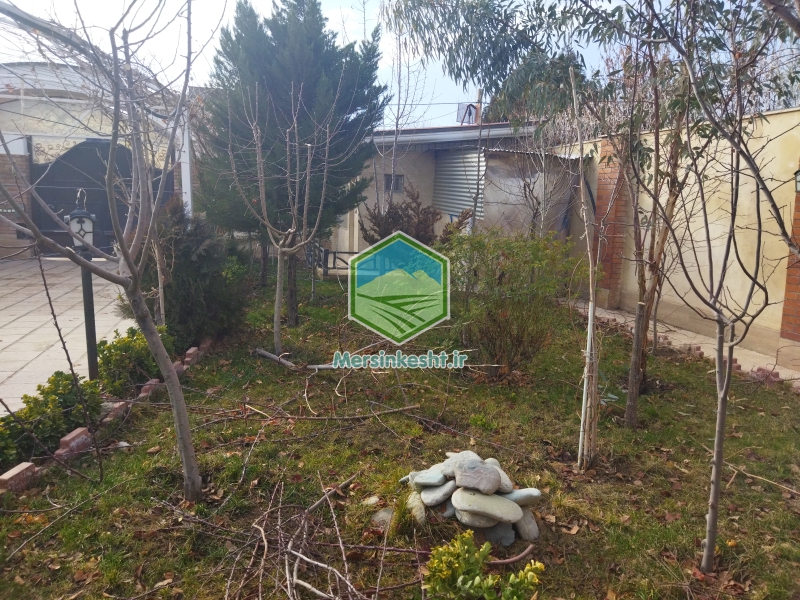 9 pruning-the-villa-garden-in-tehran-dasht